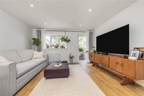 undefined, Weavers Close, Middlesex