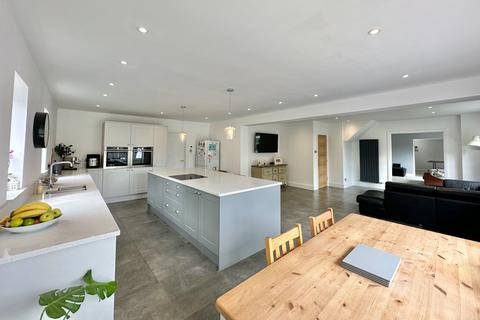 undefined, Knottocks End, Beaconsfield, HP9