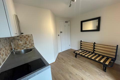 Studio to rent, Digby Crescent, Finsbury Park, N4