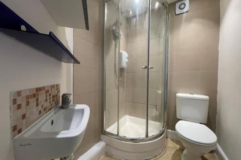Studio to rent, Digby Crescent, Finsbury Park, N4