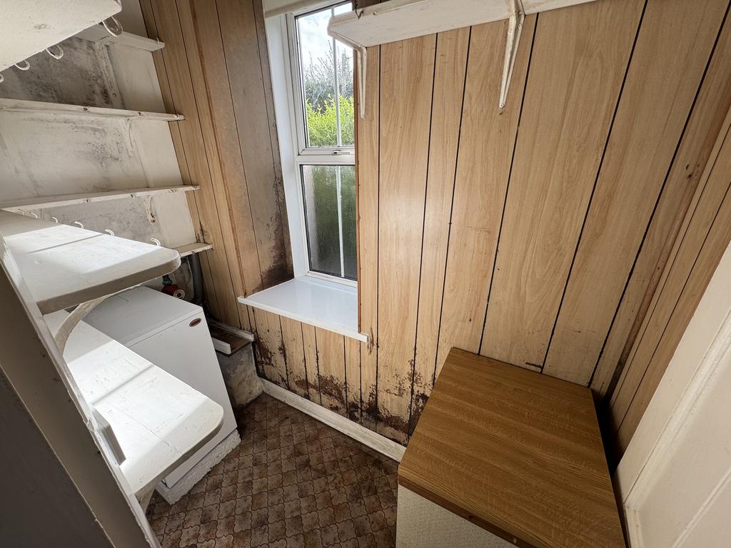 Side Pantry
