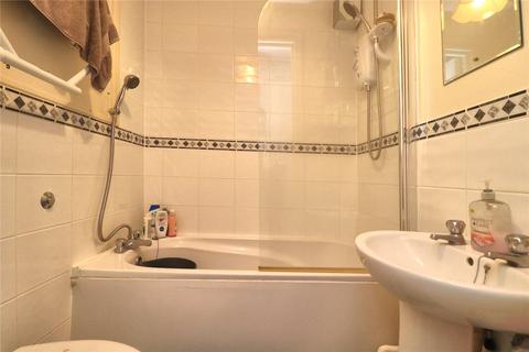 1 bedroom flat for sale, Tintagel Way, Surrey GU22