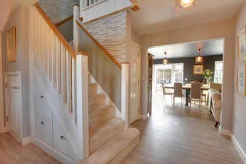 undefined, Kilnwood Close, Faygate, RH12