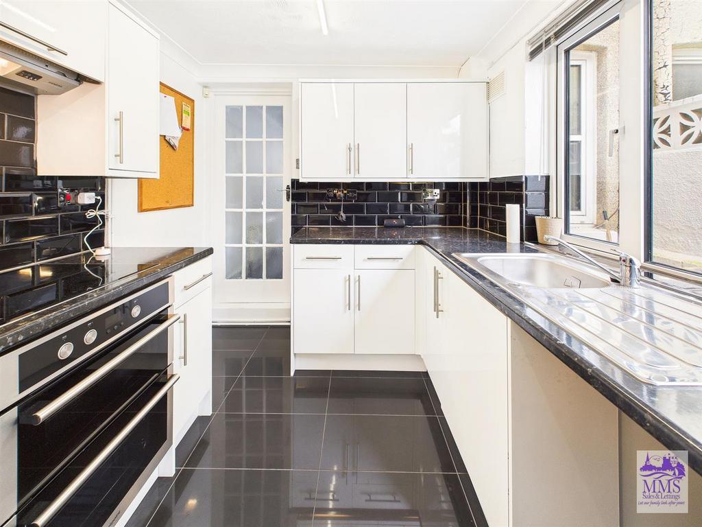 CAM04098 G0-PR0100-STILL012.jpg