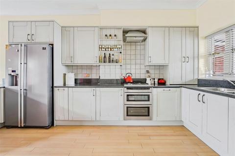 4 bedroom terraced house for sale, Kingston Road, Raynes Park SW20