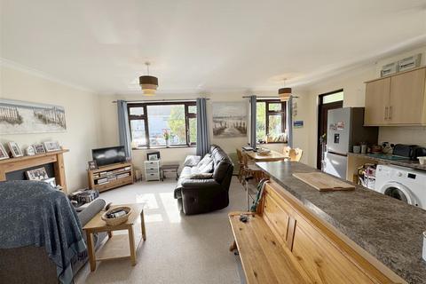 32 Castle Meadows, St Agnes, TR5 0UB