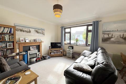 32 Castle Meadows, St Agnes, TR5 0UB