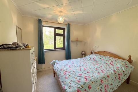 32 Castle Meadows, St Agnes, TR5 0UB