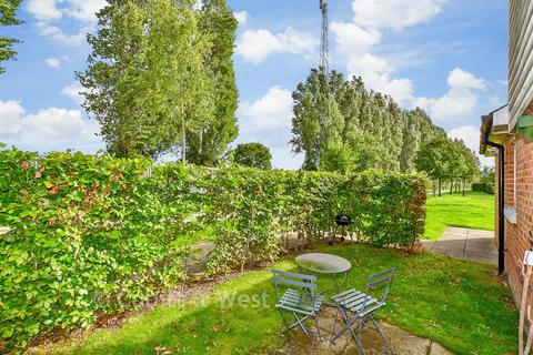 2 bedroom ground floor flat for sale, Priors Orchard, Southbourne PO10