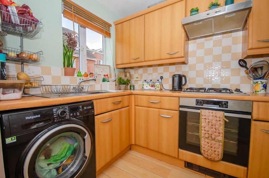 Kitchen pic 2.jpg