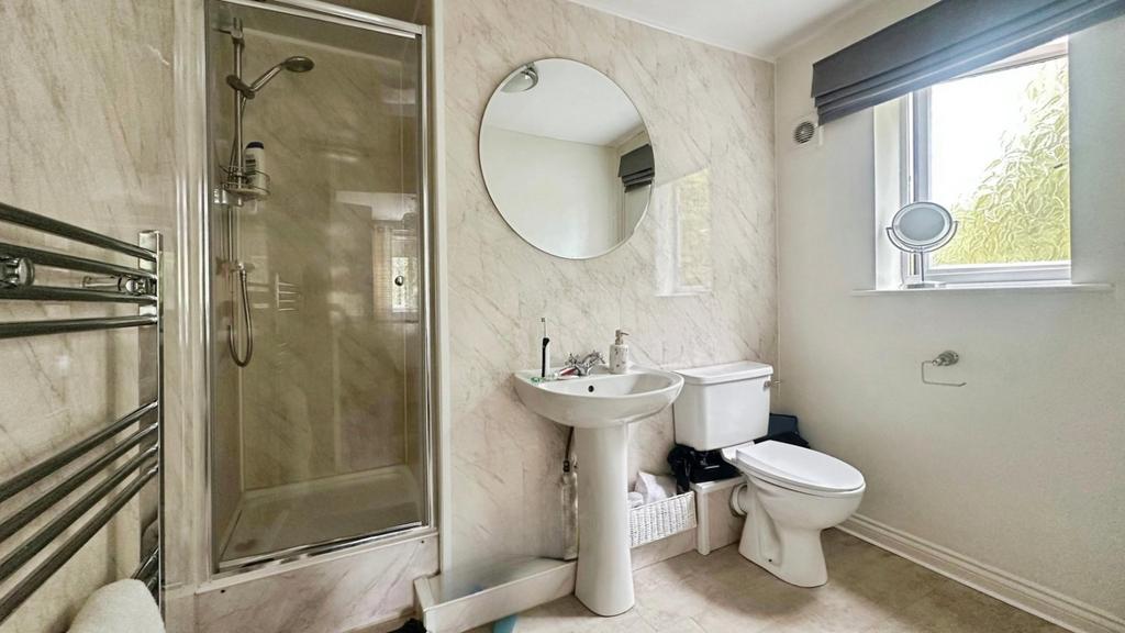 Ensuite
