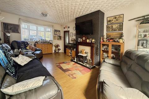 3 bedroom semi-detached house for sale, Laceby Road, Lincolnshire DN34
