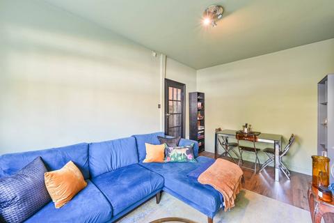 1 bedroom flat for sale, Rusper Court, Clapham North, London, SW9