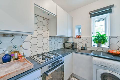 1 bedroom flat for sale, Rusper Court, Clapham North, London, SW9