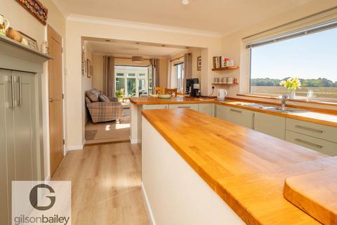3 bedroom detached bungalow for sale, Horses Head, Norwich NR13