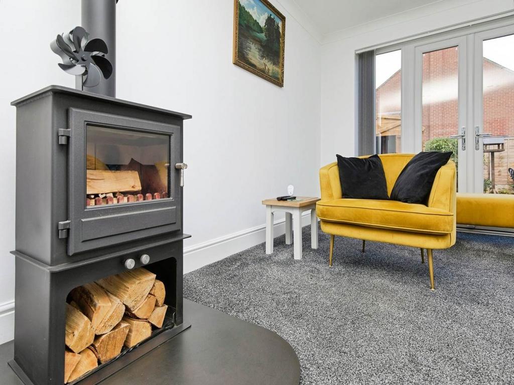 Lounge - log burner