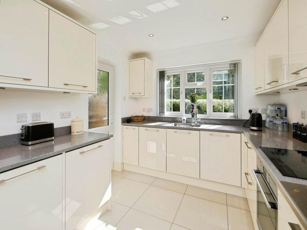 Kitchen (2)