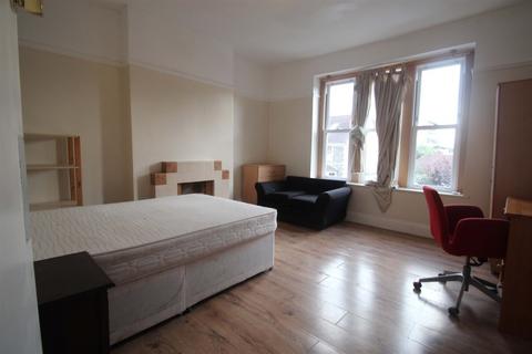undefined, Brynland Avenue, Bristol BS7