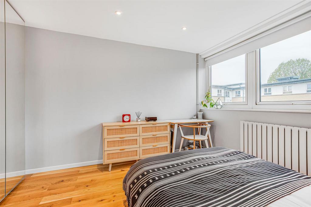 Davies and Davies- 45 Blenheim court-4.JPG
