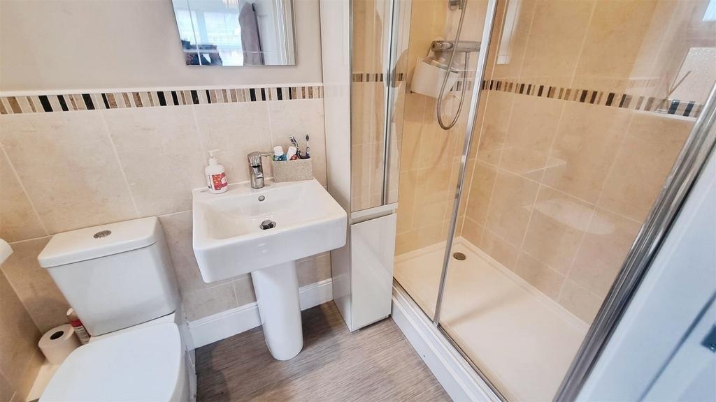 Pbox-bathroom-337452.jpg