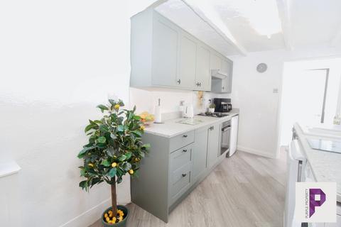 3 bedroom terraced house for sale, Seaview Road, Gillingham, Kent, ME7