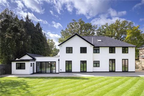 5 bedroom detached house to rent, Coombe Park, Kingston Hill, KT2