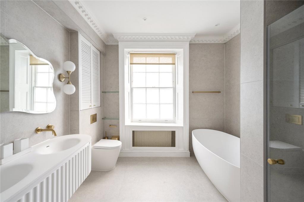 Principal Bathroom