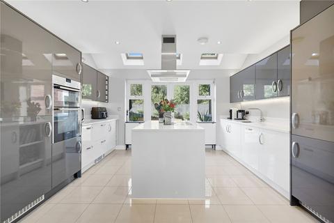 4 bedroom detached house for sale, Oak Crescent, Wickford, SS11