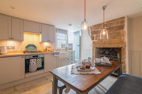 10 The Esplanade, Robin Hoods Bay, Whitby, YO22 4RS