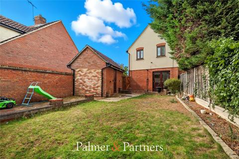 3 bedroom semi-detached house for sale, Hopkins Mead, Chelmsford CM2