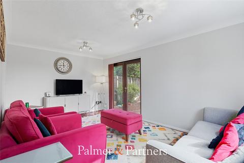 3 bedroom semi-detached house for sale, Hopkins Mead, Chelmsford CM2
