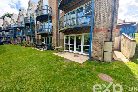 2 bedroom flat for sale, The Chenies, Maidstone ME15