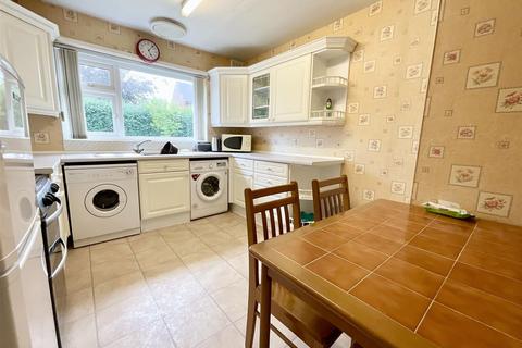 2 bedroom flat for sale, Lowdale Avenue, Scarborough, YO12