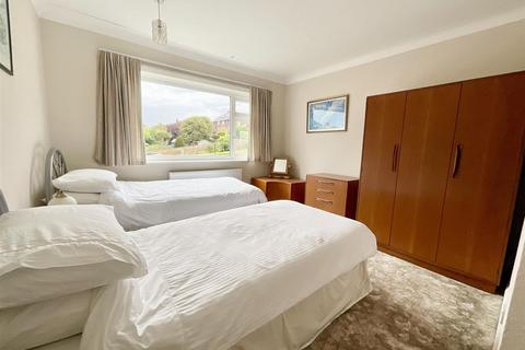 2 bedroom flat for sale, Lowdale Avenue, Scarborough, YO12