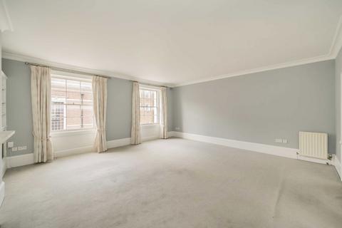 3 bedroom flat for sale, Doughty Street, London WC1N