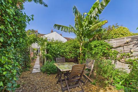 2 bedroom ground floor flat for sale, 90 South Farm Road, Worthing, BN14 7AP