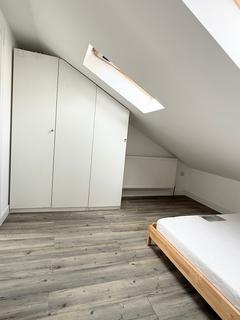 1 bedroom flat to rent, YOHO Kingston KP Manhattan Studio