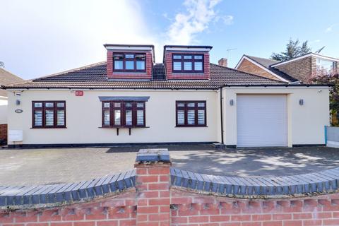 3 bedroom detached bungalow for sale, Parsonage Road, Rainham RM13