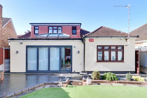 3 bedroom detached bungalow for sale, Parsonage Road, Rainham RM13