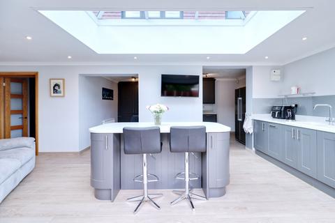 3 bedroom detached bungalow for sale, Parsonage Road, Rainham RM13