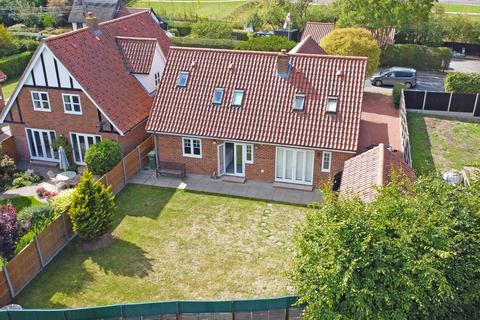 3 bedroom chalet for sale, Hedingham Road, Halstead CO9