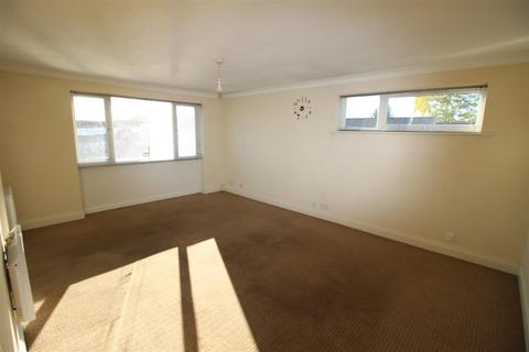2 bedroom flat for sale, Trafalgar Court, Braintree