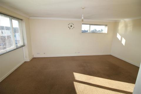 2 bedroom flat for sale, Trafalgar Court, Braintree