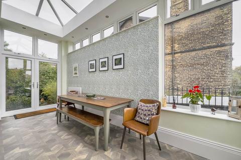 3 bedroom terraced house for sale, Rutland Road, Batley