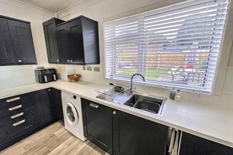 2 bedroom detached bungalow for sale, Bournemouth
