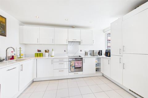 2 bedroom apartment to rent, High Street, Uxbridge, UB8