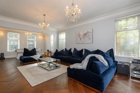 5 bedroom detached house for sale, 146, Huddersfield Road, Brighouse, HD6 3RT