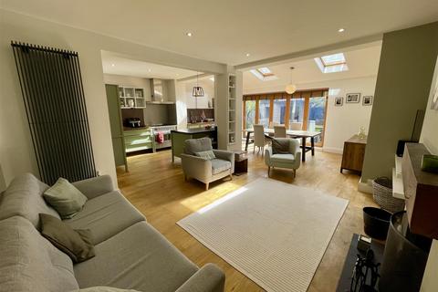 4 bedroom semi-detached house for sale, Coniscliffe Road, Darlington