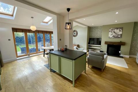 4 bedroom semi-detached house for sale, Coniscliffe Road, Darlington