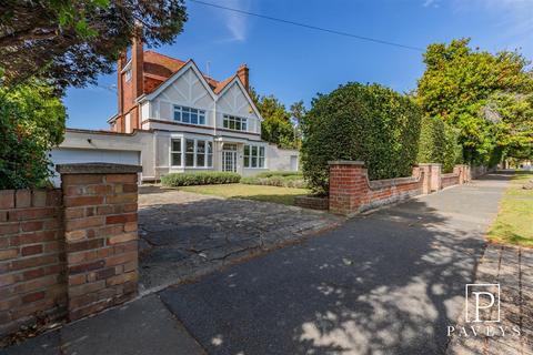 undefined, Third Avenue, Frinton-On-Sea